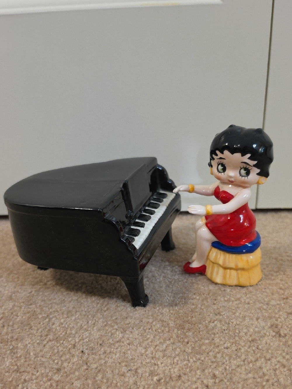 Betty Boop Figurine in Red Dress with Black Grand Piano